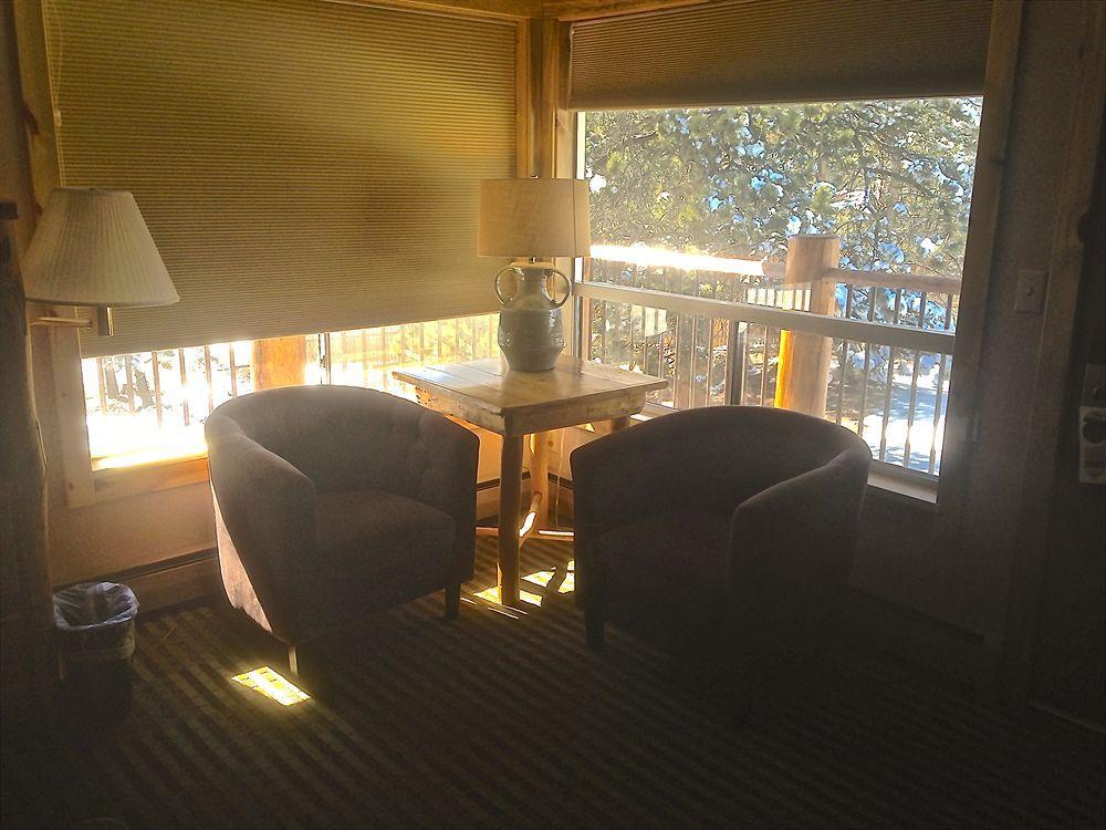 Table Mountain Inn Golden Extérieur photo